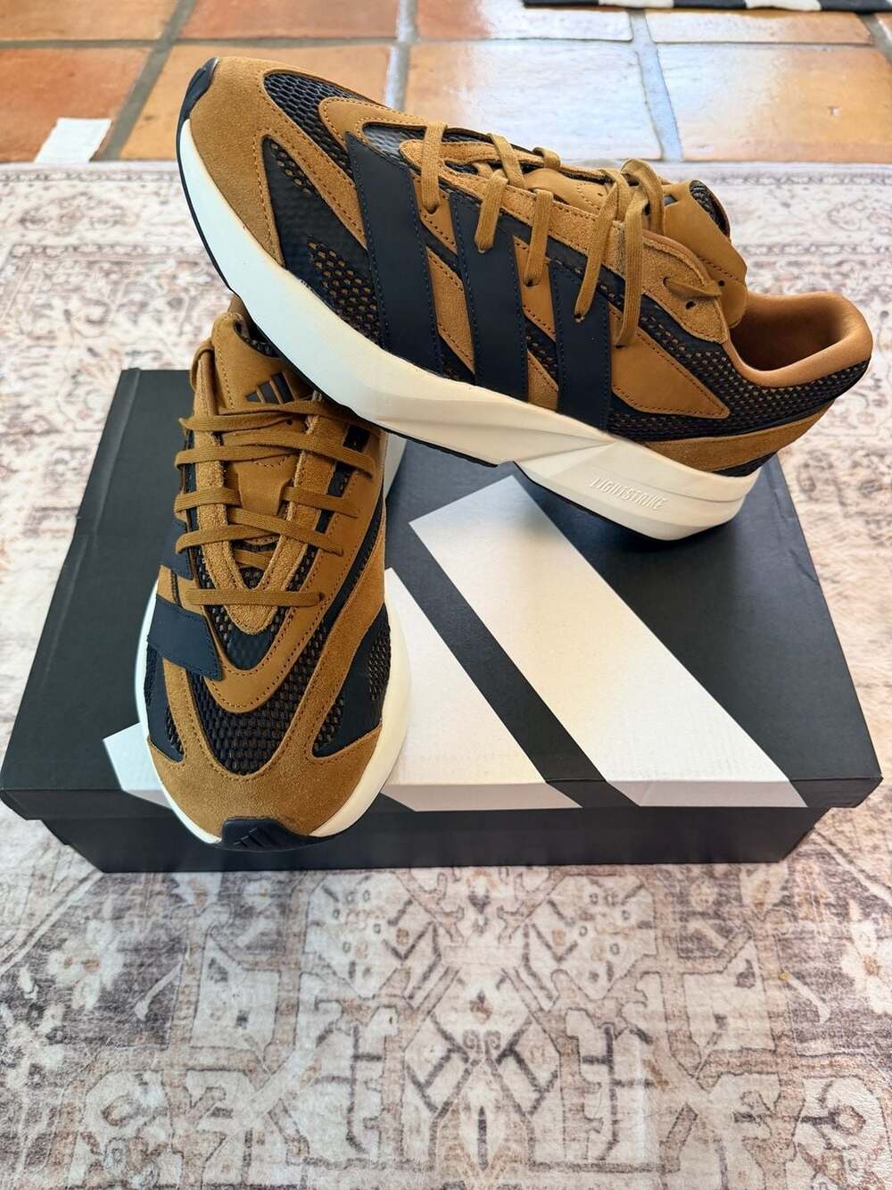 Adidas Lightblaze Sneakers Size 11.5